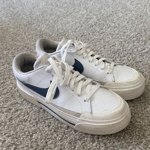 Nike Women's Sneakers White and Blue